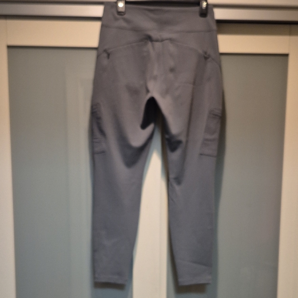 Athleta Headlands Hybrid High Rise Cargo Legging - Picture 3 of 6
